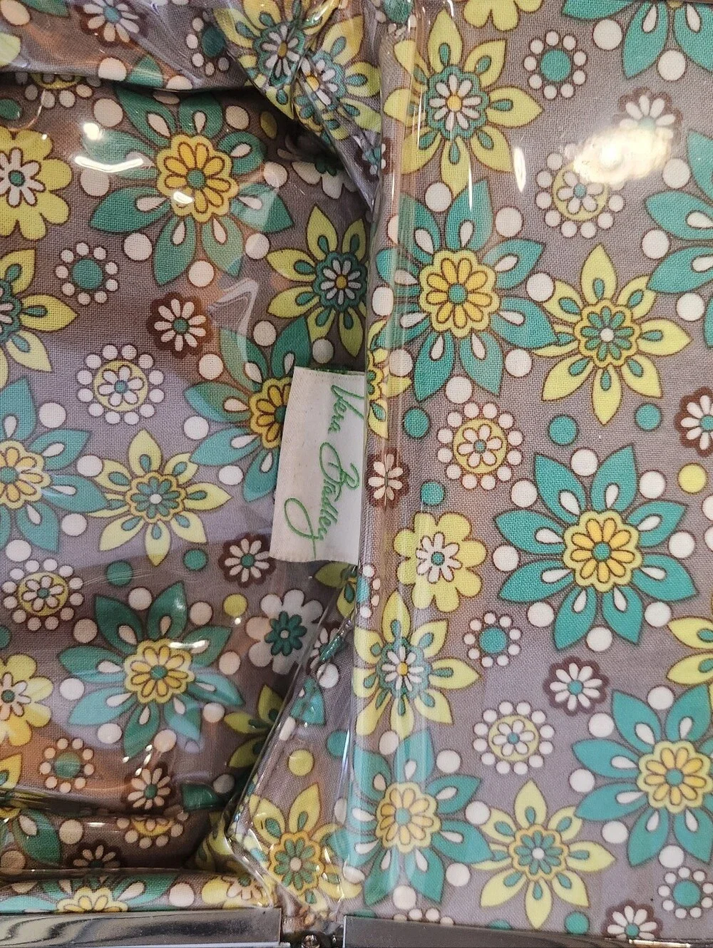 Vera Bradley MAke Up  Bag Stylish Yellow & Teal Paisley Kiss-Lock Women's Clutch